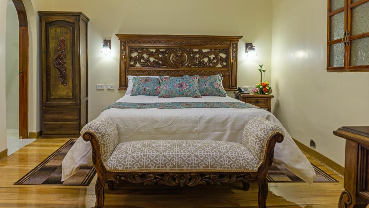 La Basilica Hotel